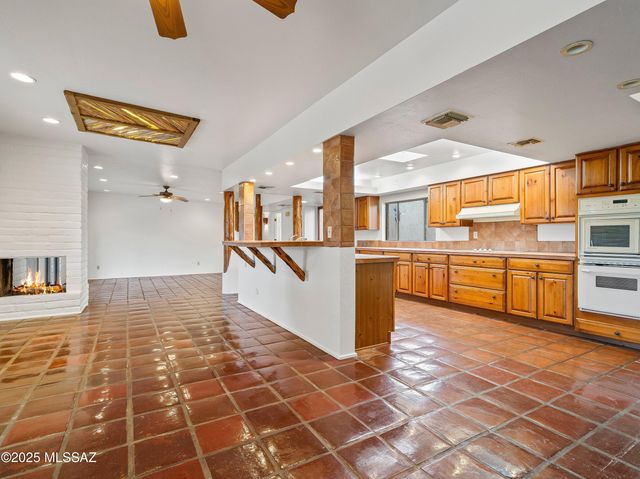 565 W Golf View Drive, Oro Valley, AZ 85737