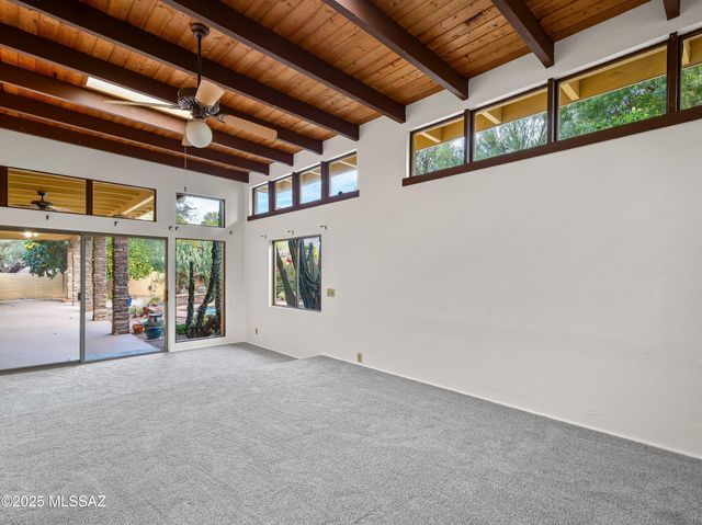 565 W Golf View Drive, Oro Valley, AZ 85737