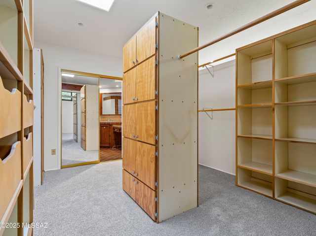 565 W Golf View Drive, Oro Valley, AZ 85737