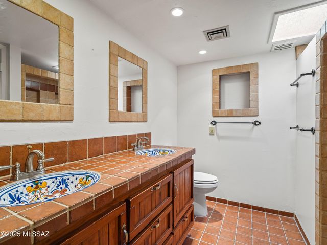 565 W Golf View Drive, Oro Valley, AZ 85737