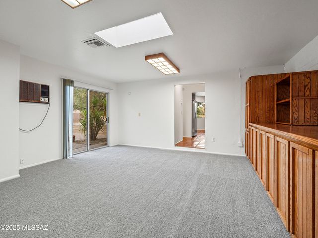 565 W Golf View Drive, Oro Valley, AZ 85737