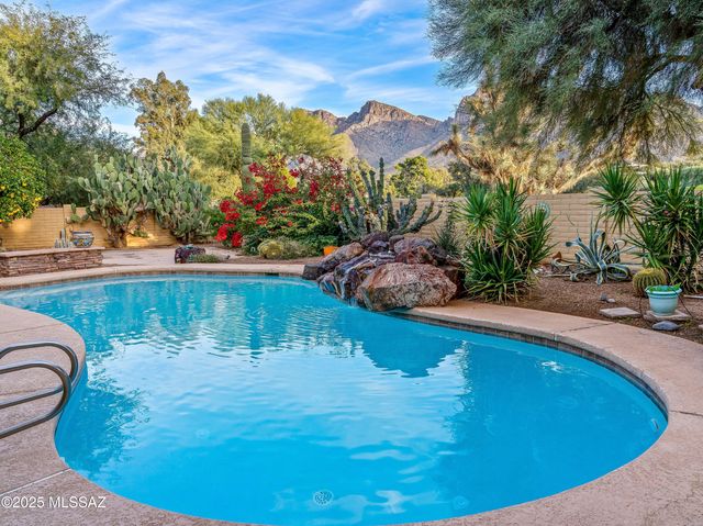 565 W Golf View Drive, Oro Valley, AZ 85737