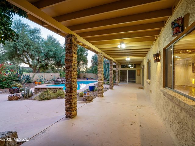 565 W Golf View Drive, Oro Valley, AZ 85737