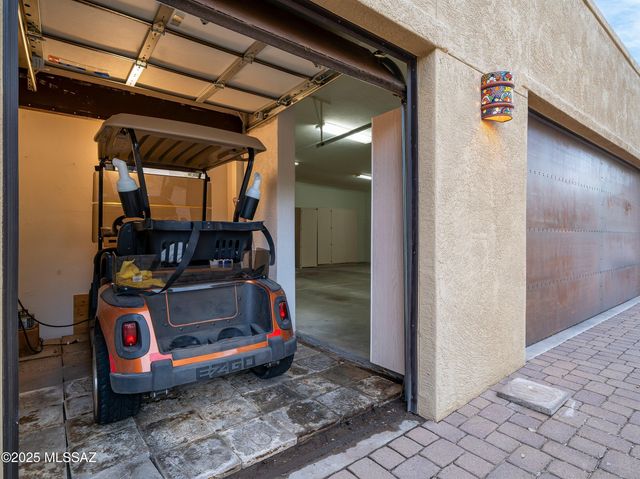 565 W Golf View Drive, Oro Valley, AZ 85737