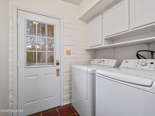 565 W Golf View Drive, Oro Valley, AZ 85737