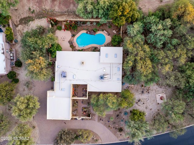 565 W Golf View Drive, Oro Valley, AZ 85737