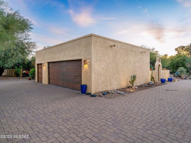 565 W Golf View Drive, Oro Valley, AZ 85737