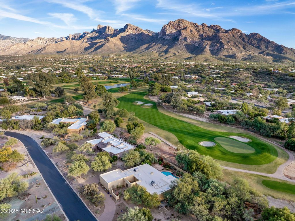 565 W Golf View Drive, Oro Valley, AZ 85737