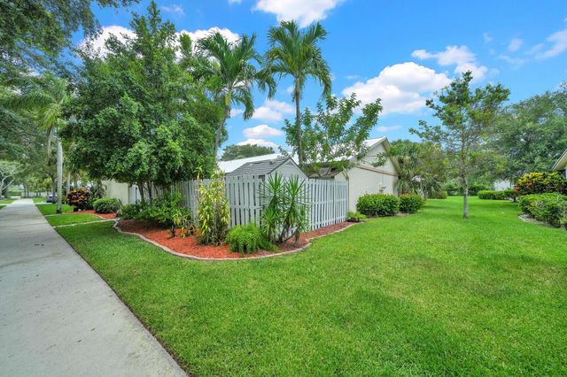 8850 Ranta Court D, Boynton Beach, FL 33436