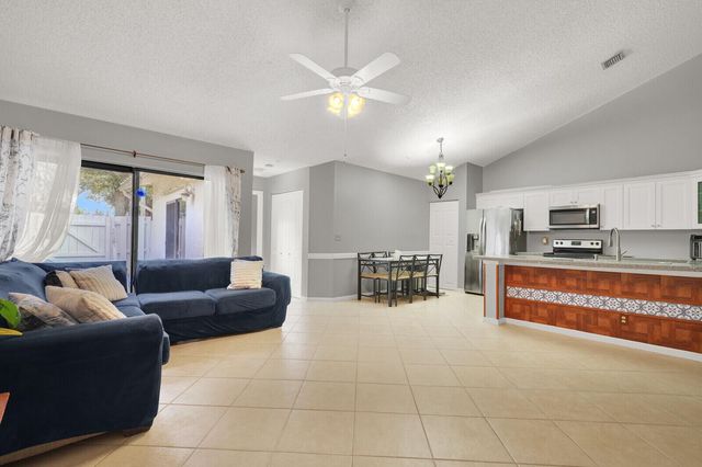8850 Ranta Court D, Boynton Beach, FL 33436