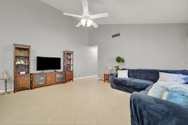 8850 Ranta Court D, Boynton Beach, FL 33436