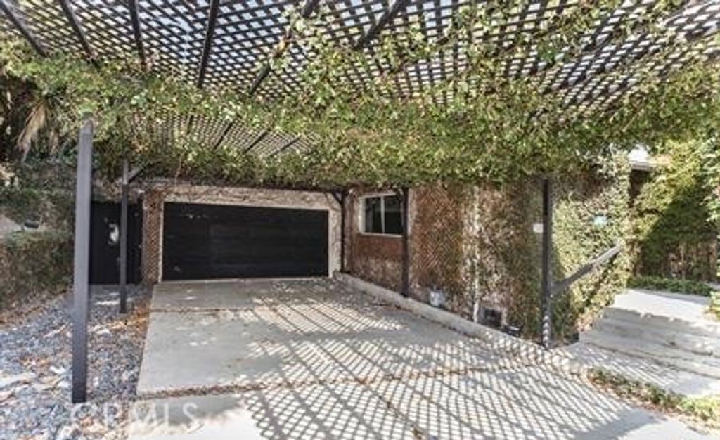 7361 Flight Avenue, Los Angeles, CA 90045 — exterior