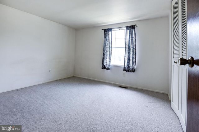 110 N GARFIELD RD, Sterling, VA 20164