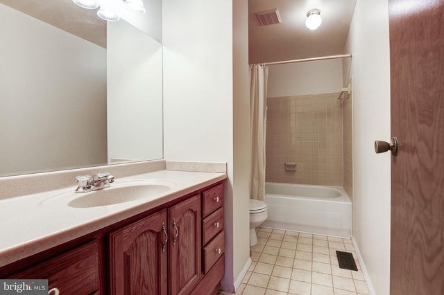110 N GARFIELD RD, Sterling, VA 20164