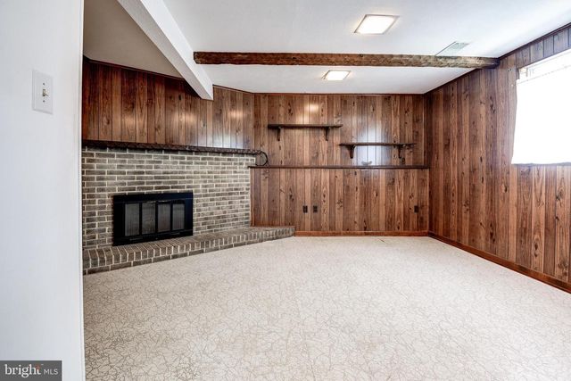 110 N GARFIELD RD, Sterling, VA 20164