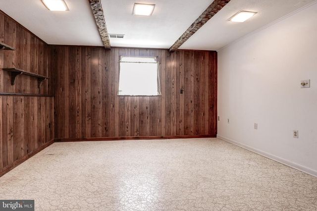 110 N GARFIELD RD, Sterling, VA 20164