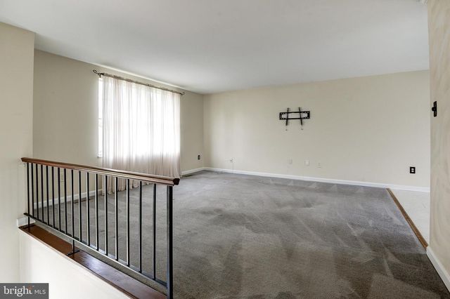 110 N GARFIELD RD, Sterling, VA 20164