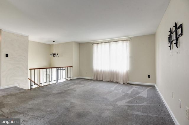 110 N GARFIELD RD, Sterling, VA 20164