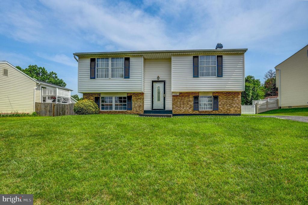 110 N GARFIELD RD, Sterling, VA 20164