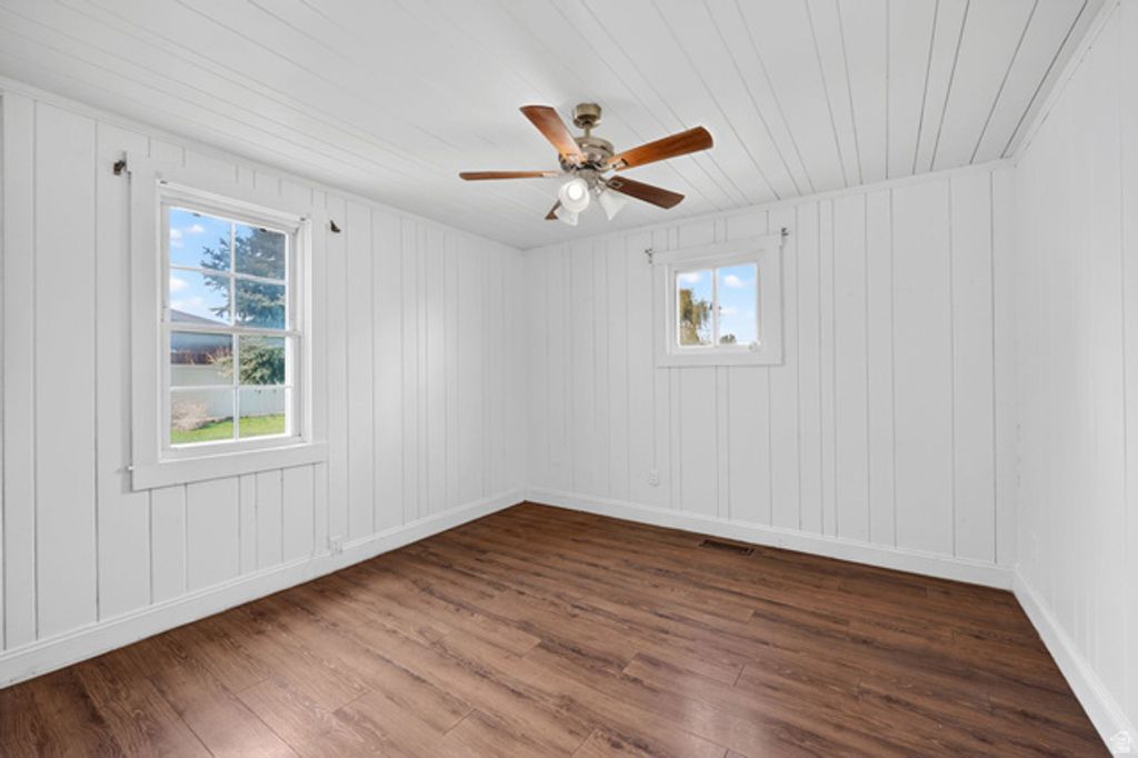 Image 19 of property listing at 736 S 300 W, Lehi, UT 84043