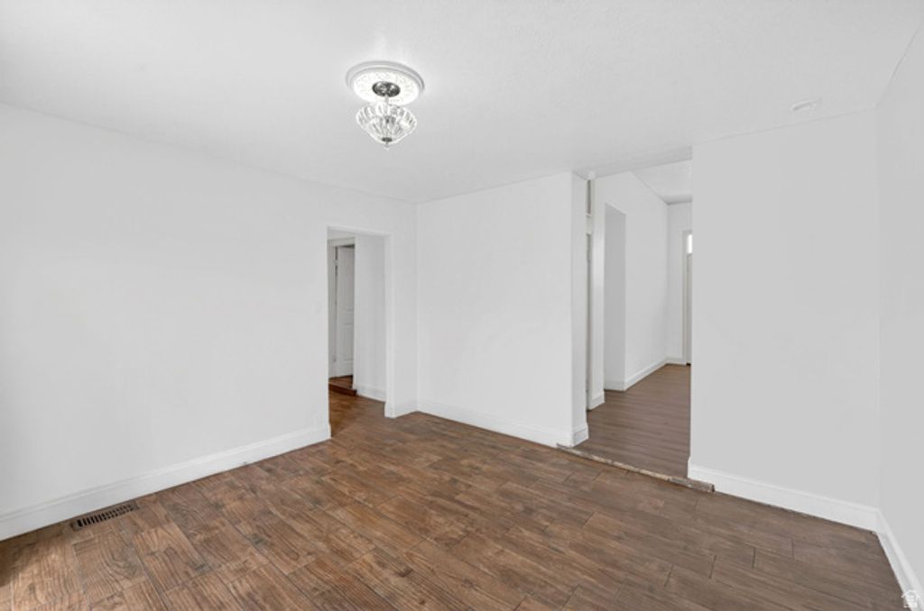 Image 8 of property listing at 736 S 300 W, Lehi, UT 84043
