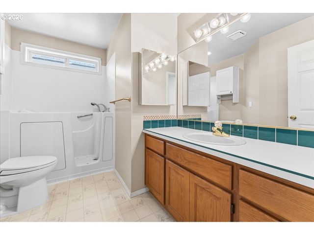 16677 Sw JORDAN Way, Portland, OR 97224