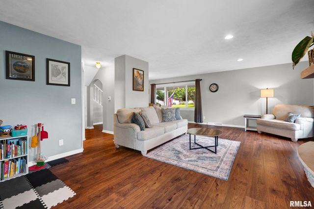 308 S 7TH Avenue, Morton, IL 61550