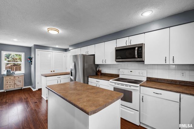 308 S 7TH Avenue, Morton, IL 61550