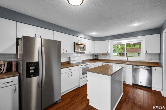 308 S 7TH Avenue, Morton, IL 61550
