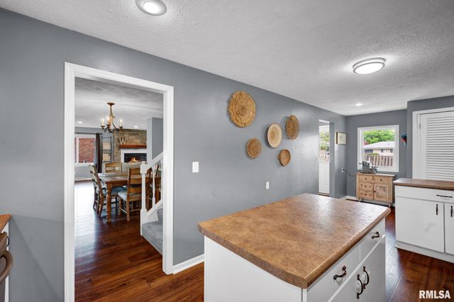 308 S 7TH Avenue, Morton, IL 61550