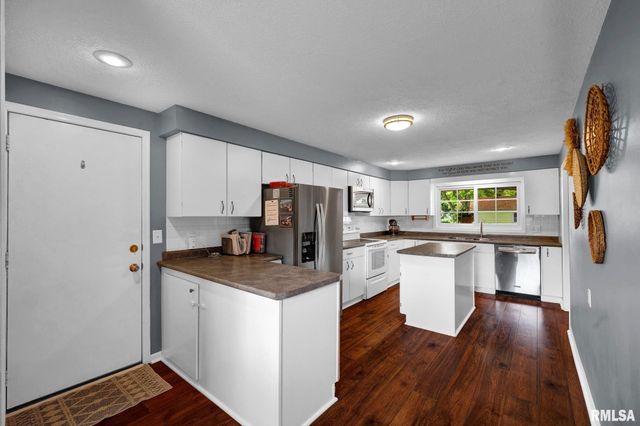 308 S 7TH Avenue, Morton, IL 61550