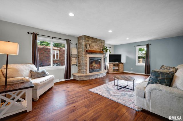 308 S 7TH Avenue, Morton, IL 61550