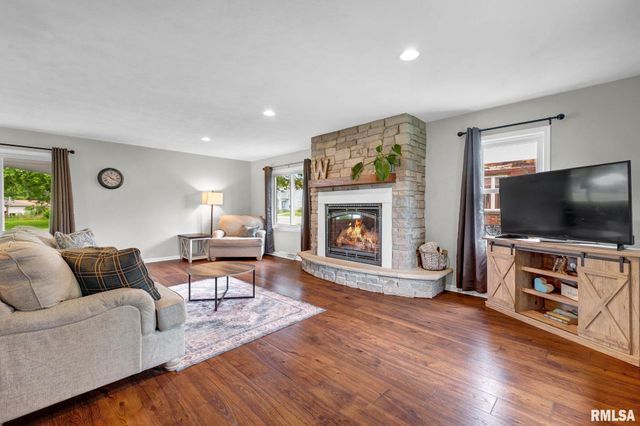 308 S 7TH Avenue, Morton, IL 61550