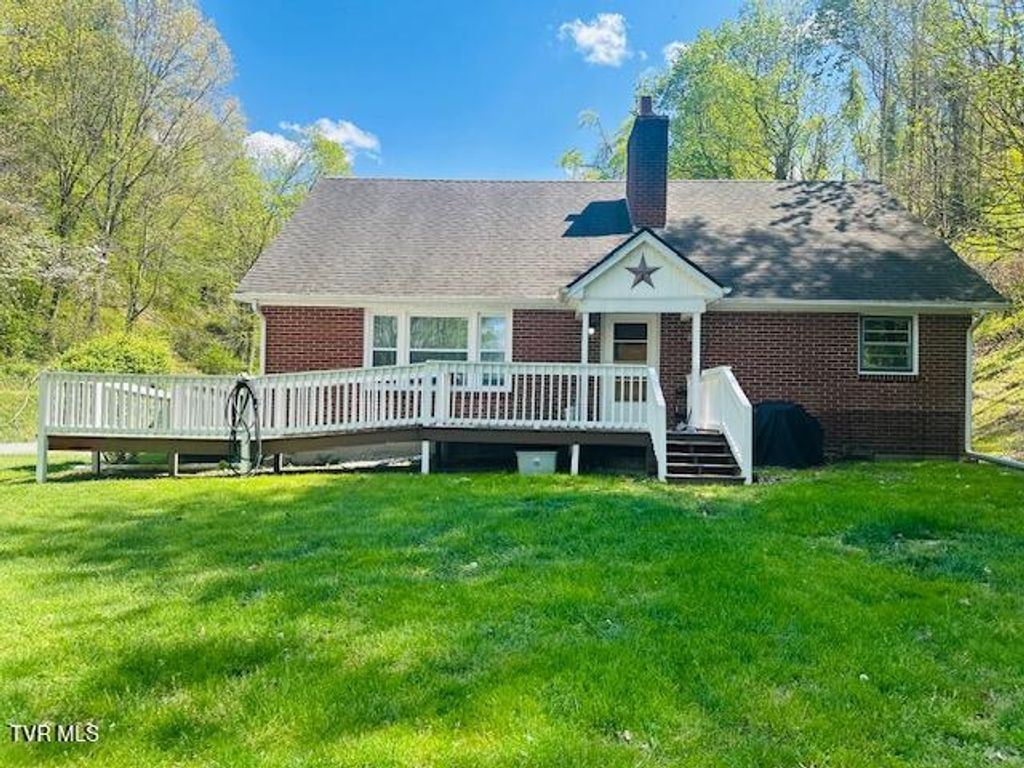 244 Rosenbaum Hollow Lane, Chilhowie, VA 24319