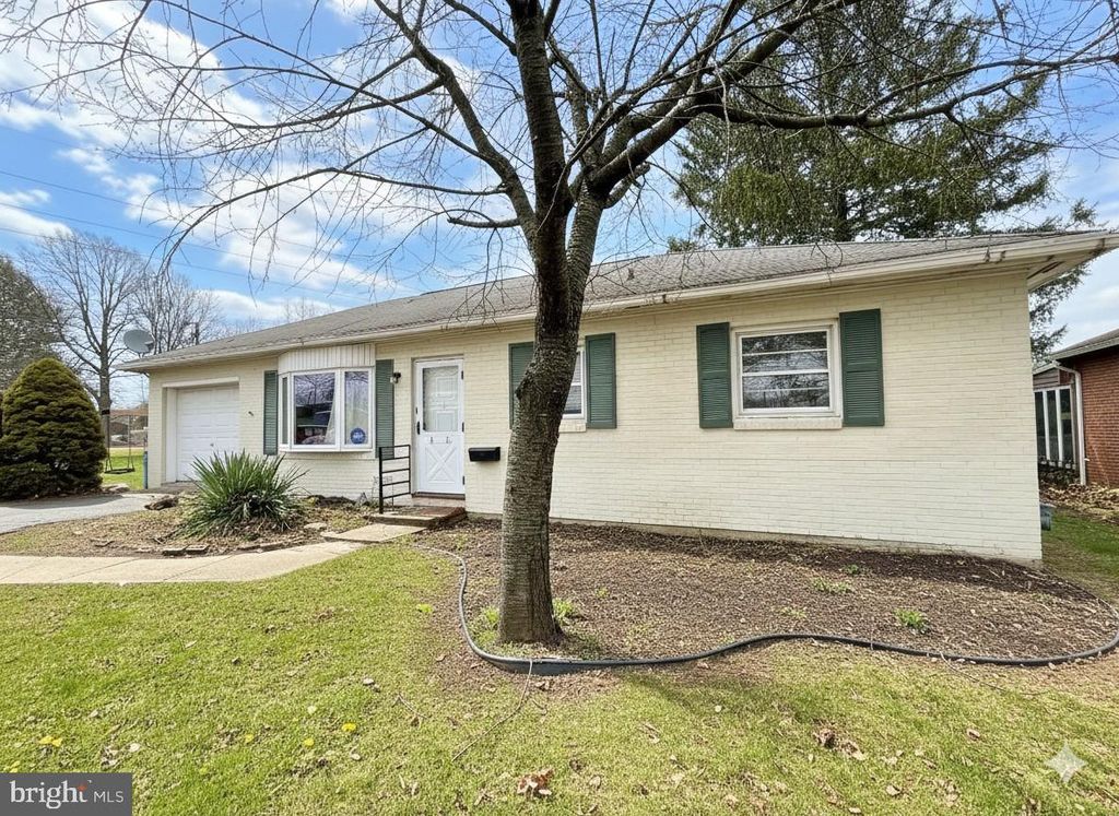 1020 HANOVER RD, York, PA 17408