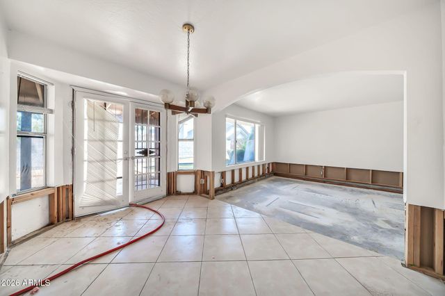 5738 W GREENBRIAR Drive, Glendale, AZ 85308