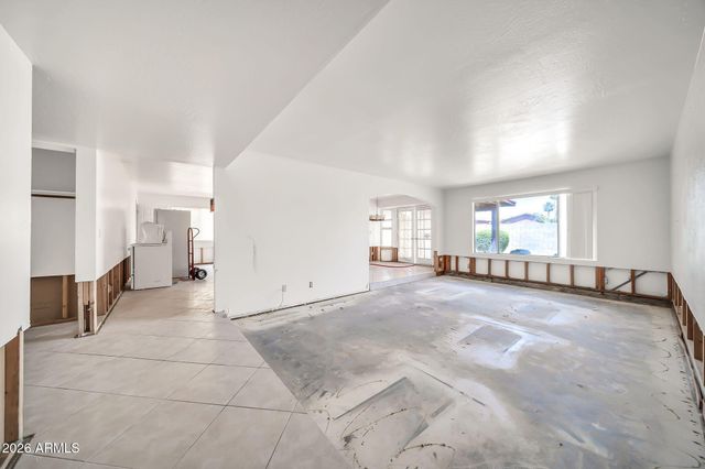 5738 W GREENBRIAR Drive, Glendale, AZ 85308