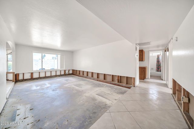 5738 W GREENBRIAR Drive, Glendale, AZ 85308