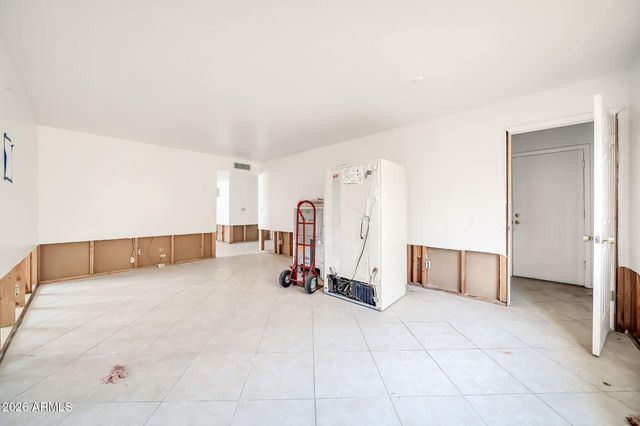 5738 W GREENBRIAR Drive, Glendale, AZ 85308