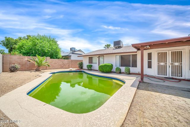 5738 W GREENBRIAR Drive, Glendale, AZ 85308