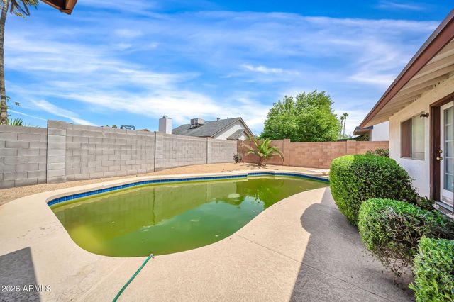 5738 W GREENBRIAR Drive, Glendale, AZ 85308