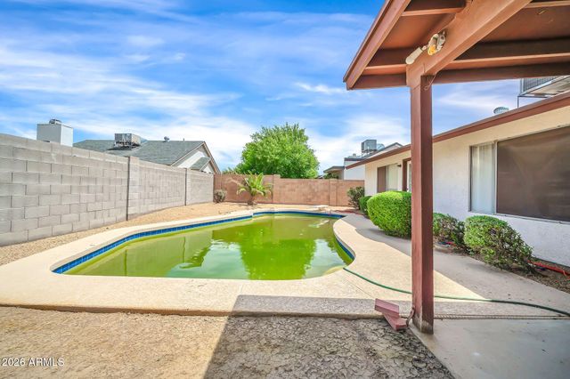 5738 W GREENBRIAR Drive, Glendale, AZ 85308