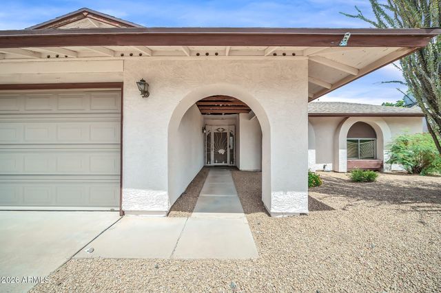 5738 W GREENBRIAR Drive, Glendale, AZ 85308