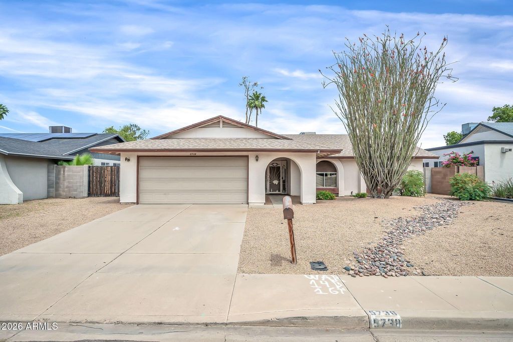 5738 W GREENBRIAR Drive, Glendale, AZ 85308
