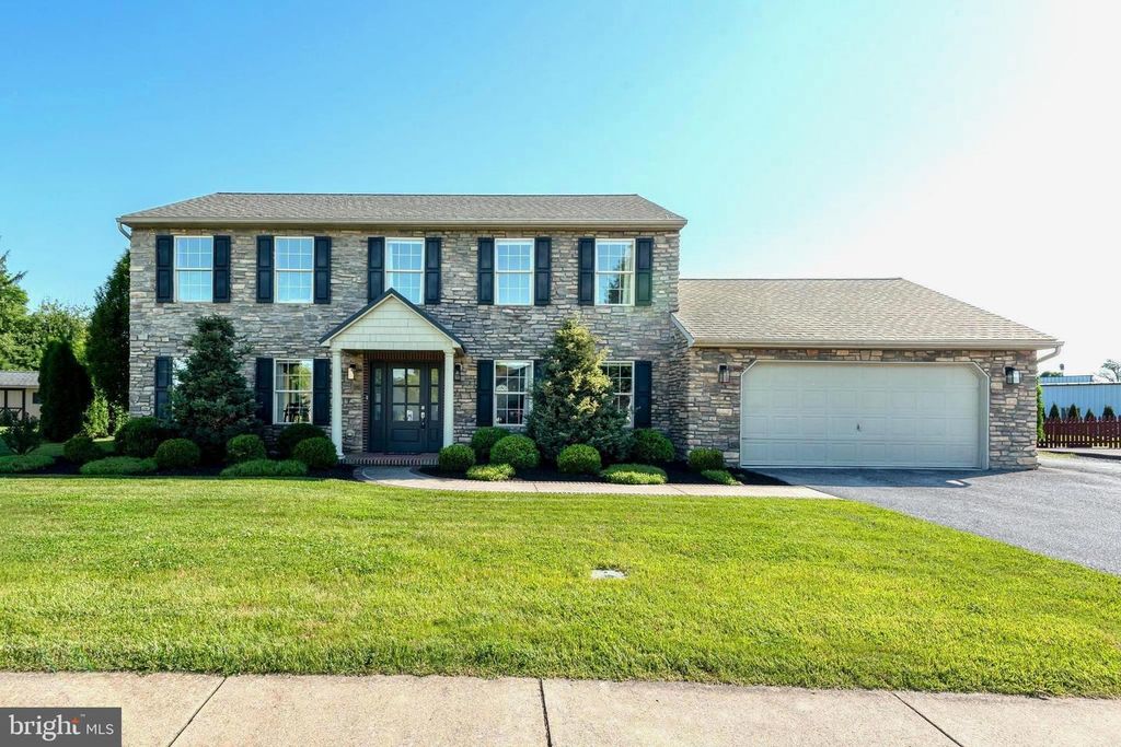 515 HIGH POINT DR, Denver, PA 17517