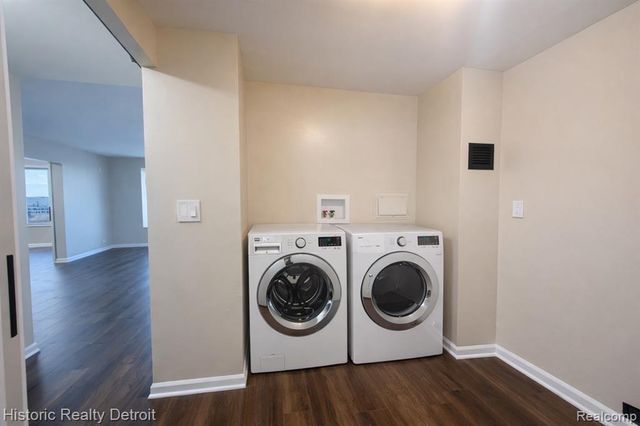 1300 E Lafayette Street 610-11, Detroit, MI 48207
