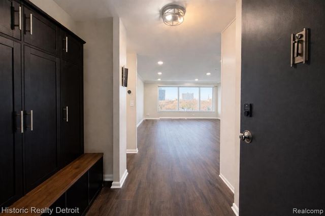 1300 E Lafayette Street 610-11, Detroit, MI 48207