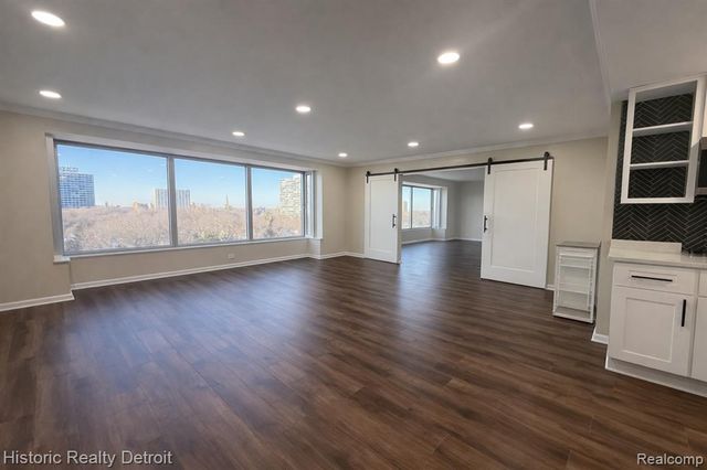 1300 E Lafayette Street 610-11, Detroit, MI 48207