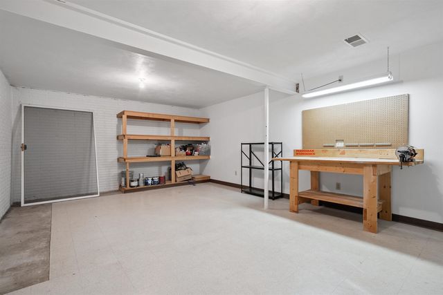 3429 Georgetown Drive #8, Waterloo, IA 50701