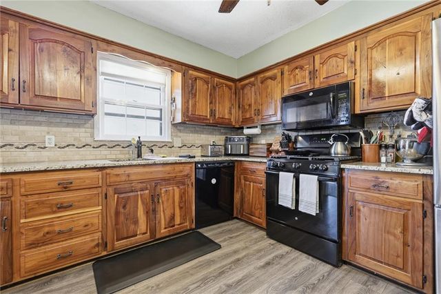 11714 W 61st Terrace, Shawnee, KS 66203